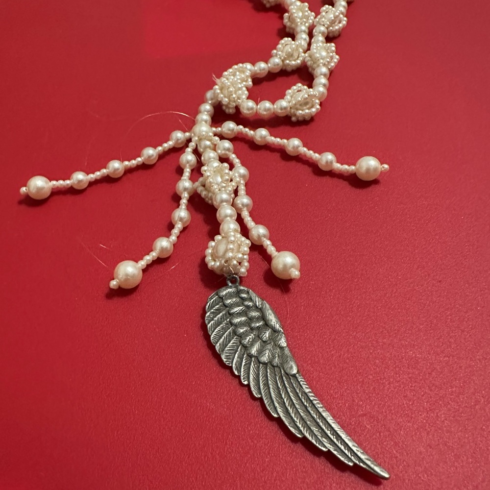 Gorgeous Christmas Holiday Pearl Necklace With Angel Wing♥️♥️♥️